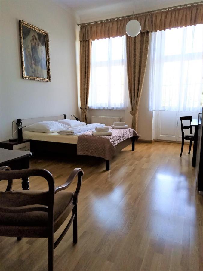 Bed and Breakfast Dom Notre Dame Вроцлав Экстерьер фото